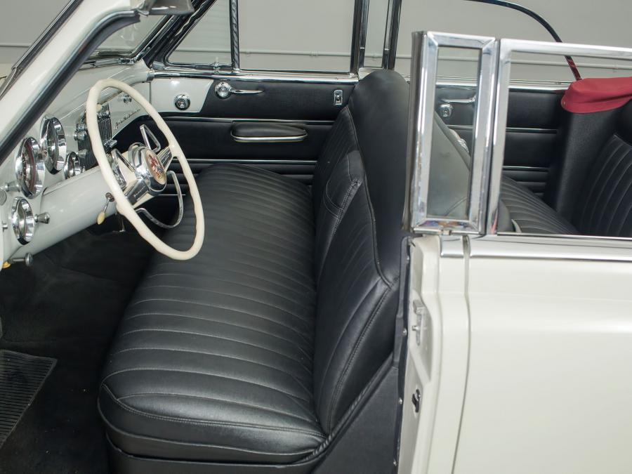Интерьер Frazer Manhattan Convertible Sedan (F5162) 1951 года  (фото 4 из 39)
